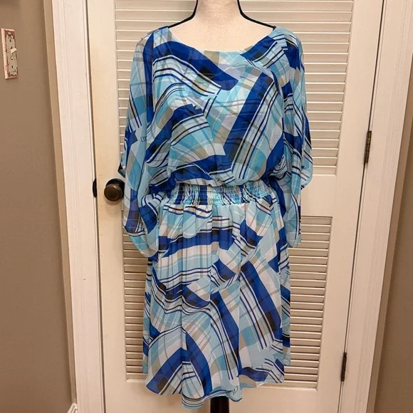 Calvin Klein Chiffon Kimono Dress in a Plaid Pattern of Blue and Tan and Green - Picture 3 of 16